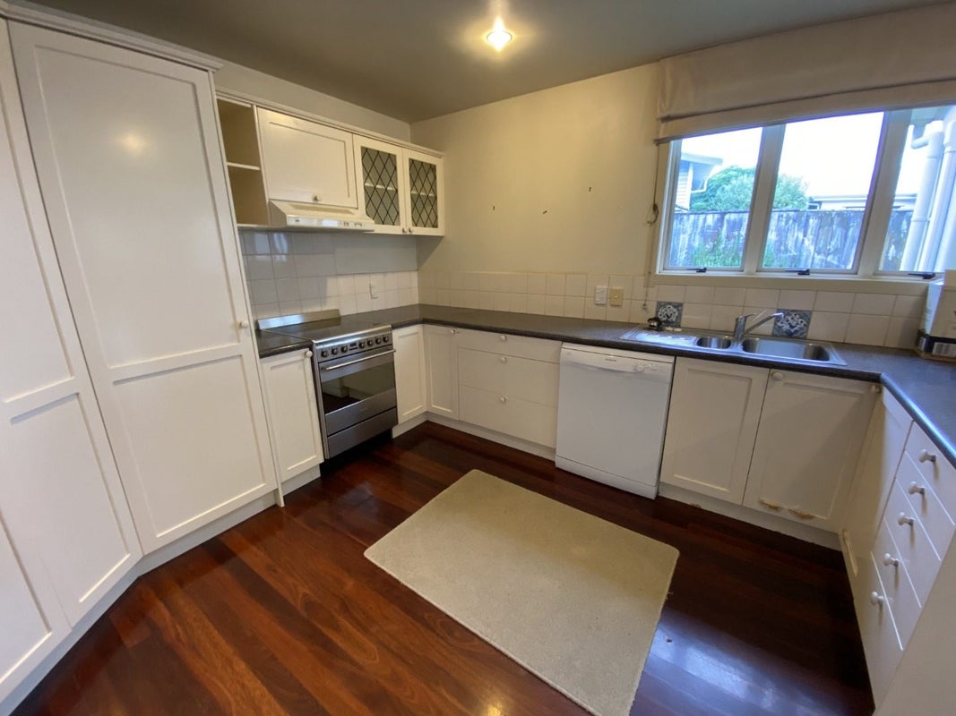 4A Blackett Crescent, Meadowbank, Auckland - Carousel 2