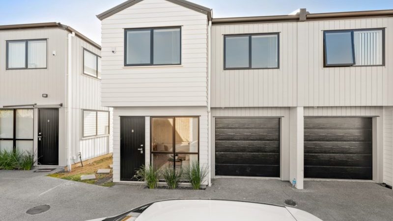 7/60 Kelman Road, Kelston, Auckland - Carousel 1