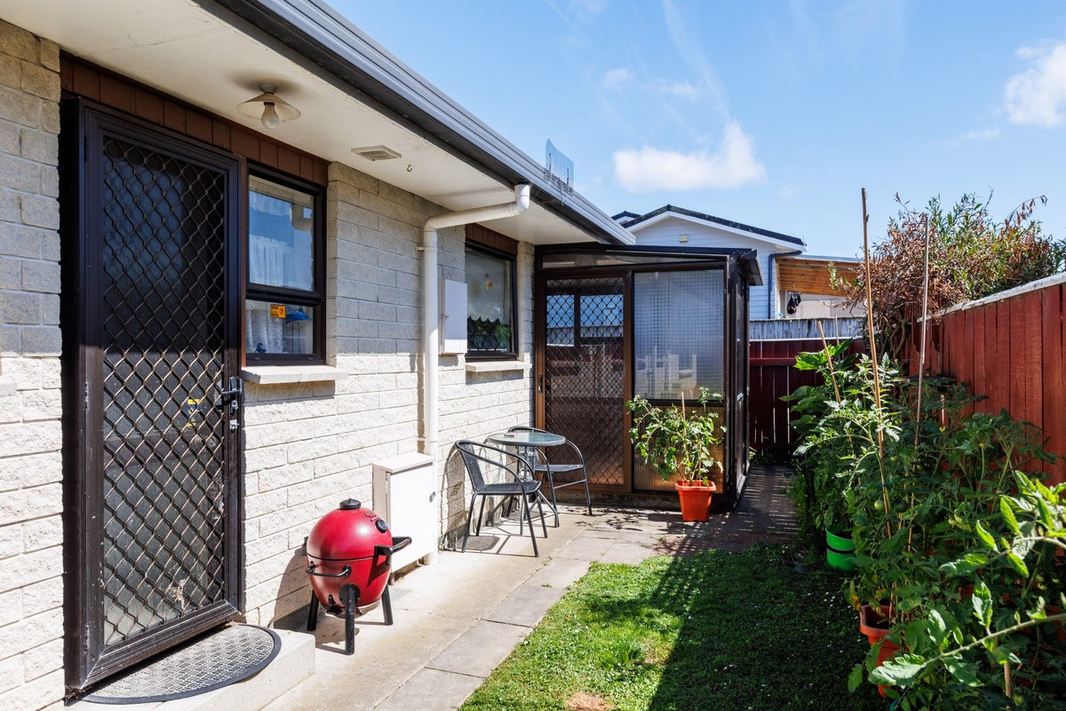 11B Stewart Crescent, Hokowhitu, Palmerston North - Carousel 2