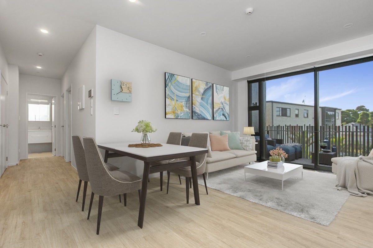 108/168 Pilkington Road, Point England, Auckland - Carousel 1