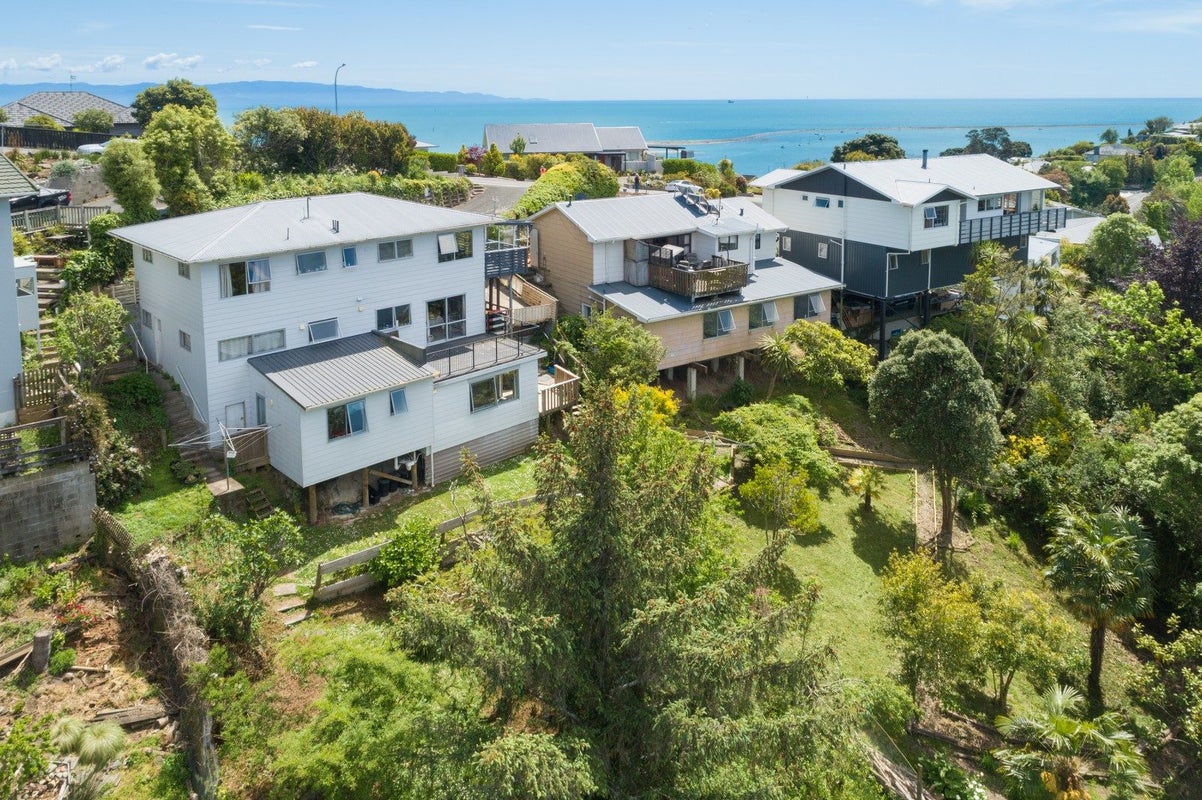 101 Princes Drive, Britannia Heights, Nelson - Carousel 1