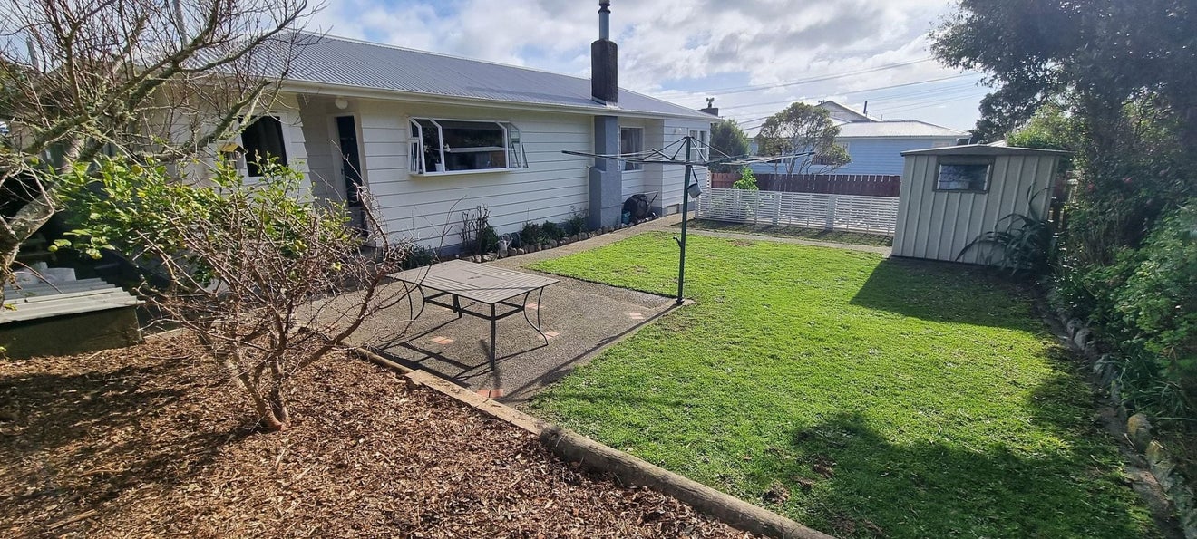 14 Robert Street, Newlands, Wellington - Carousel 14
