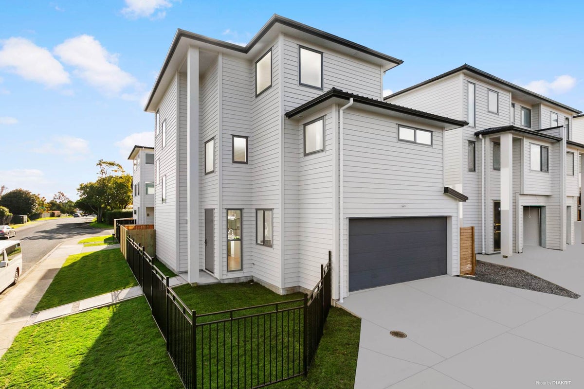 61A Kervil Avenue, Te Atatu Peninsula, Auckland - Carousel 2