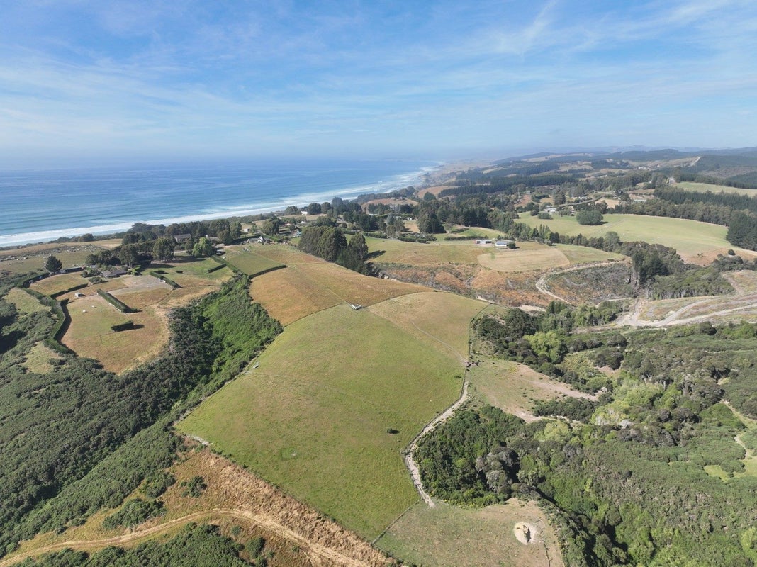 55 Highland Road, Brighton, Dunedin - Carousel 22