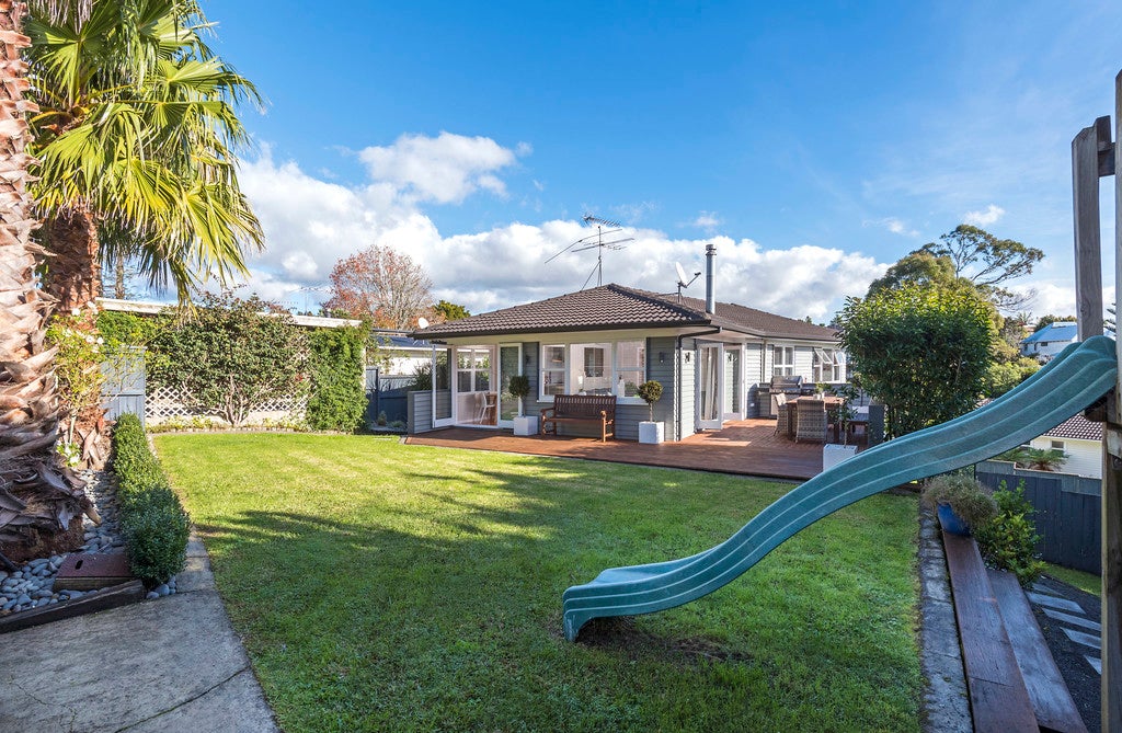 38 Robbies Road, Shelly Park, Auckland - Carousel 2