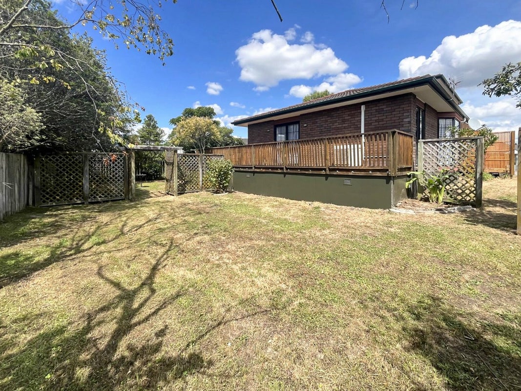 91 Pacific Drive, Fitzherbert, Palmerston North - Carousel 16