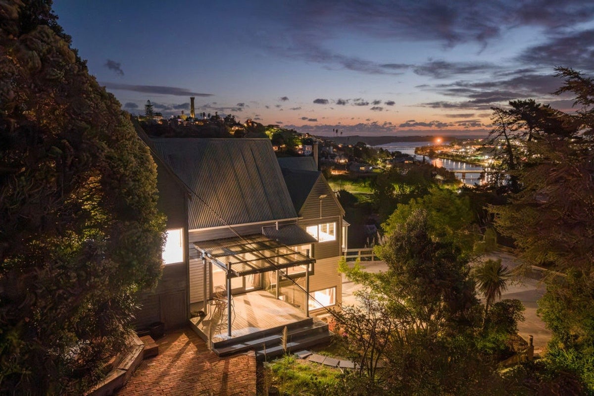 20 Shakespeare Road, Bastia Hill, Whanganui, Manawatu / Whanganui - Carousel 2