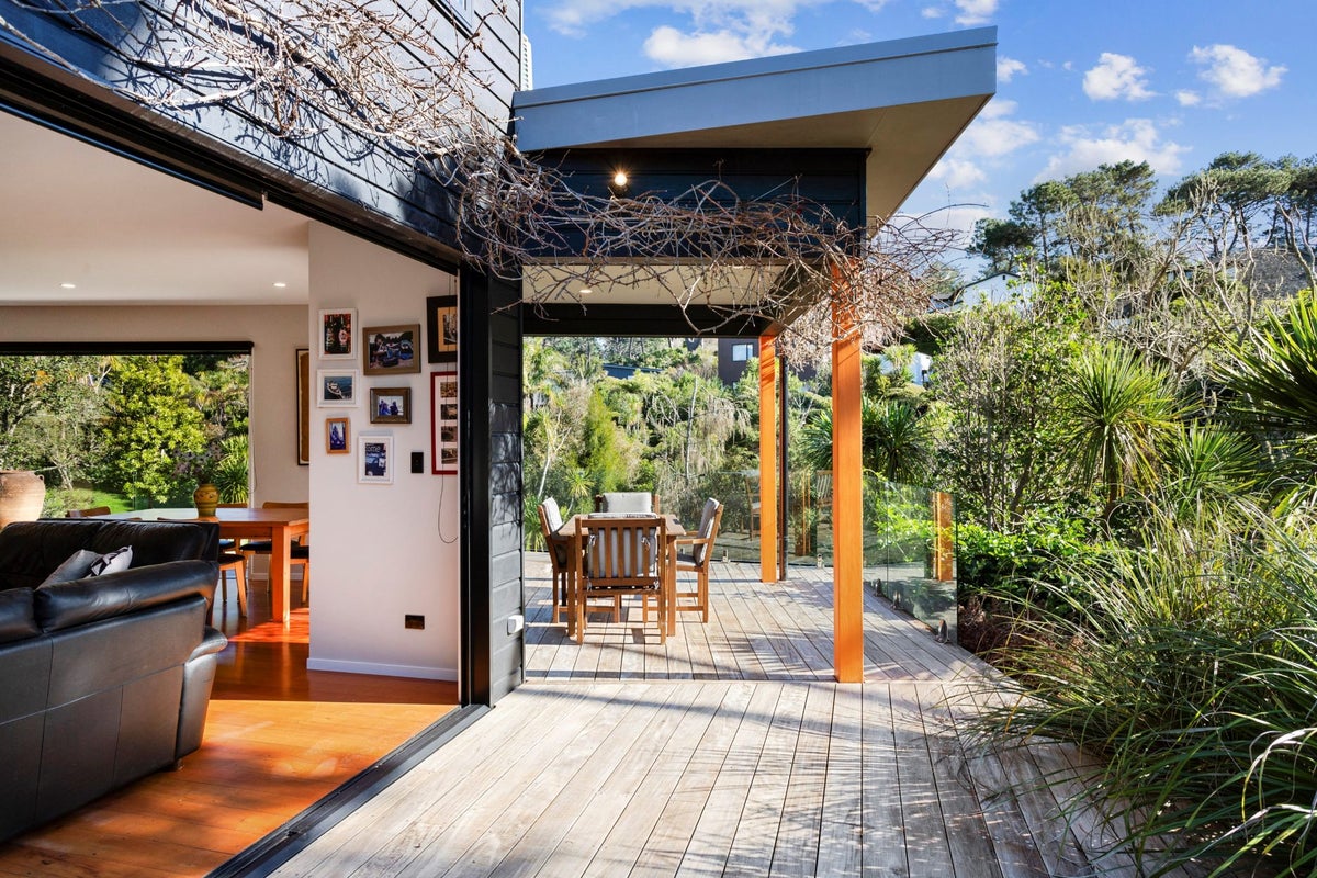 87B Park Rise, Campbells Bay, Auckland - Carousel 2