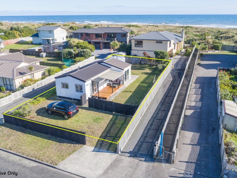 21 Rua Avenue, Waitarere Beach, Levin - Carousel 1