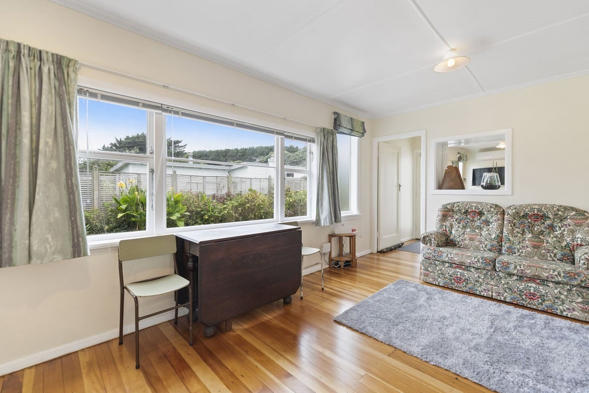 15 The Avenue, Otaki Beach, Otaki - Carousel 2