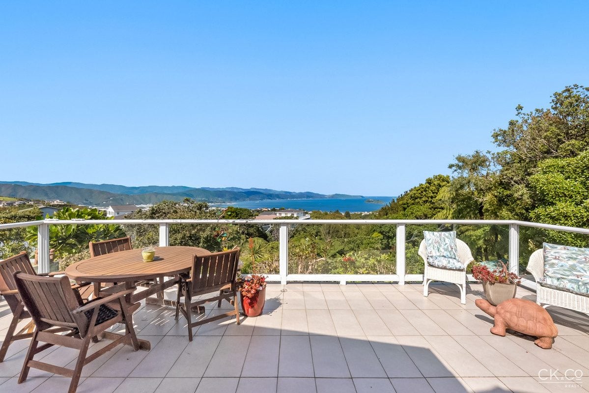 21 Acacia Avenue, Maungaraki, Lower Hutt - Carousel 2