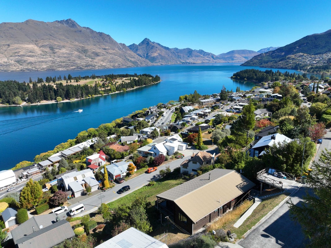 11 Longwood Place, Queenstown, Queenstown - Carousel 1