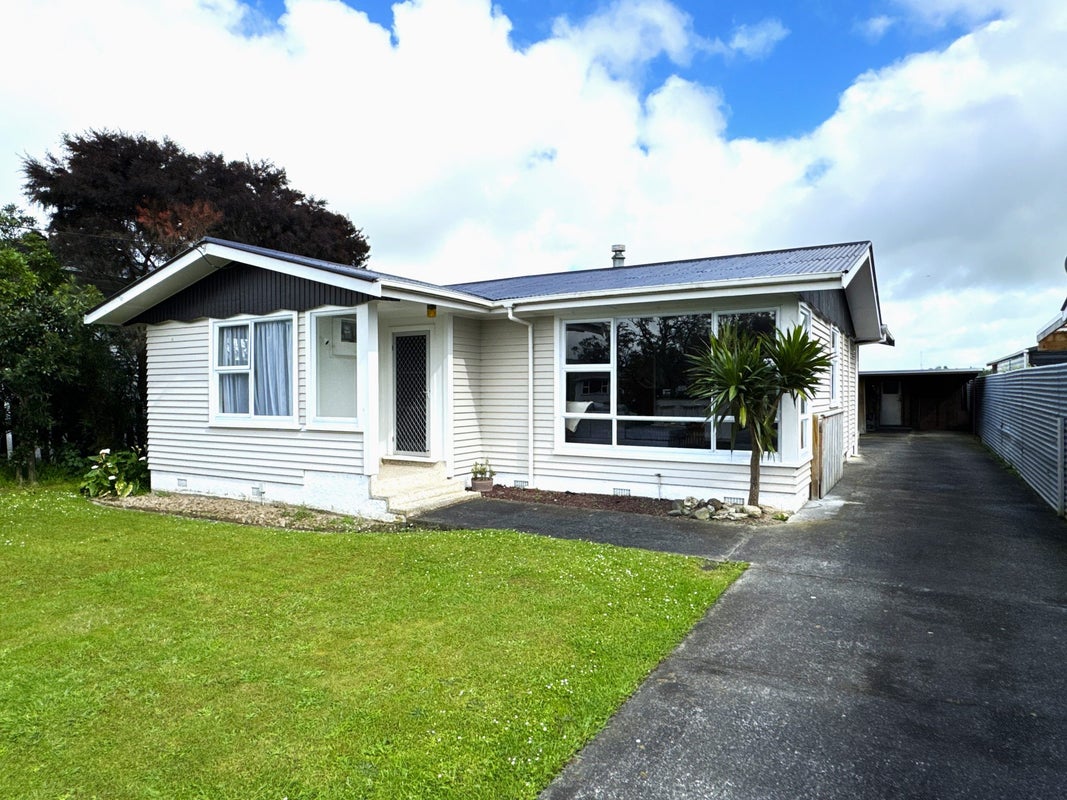 26 Peters Avenue, Cloverlea, Palmerston North - Carousel 1