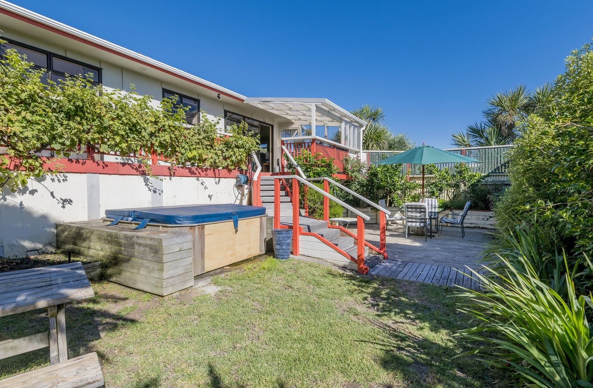 24 Scott Avenue, Otaki Beach, Otaki - Carousel 1