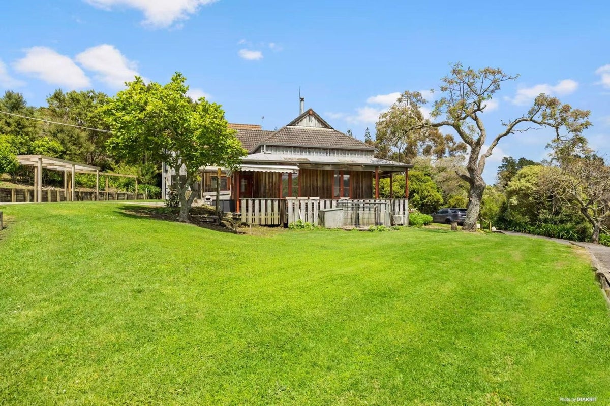 774 Coatesville-Riverhead Highway, Albany - Carousel 1