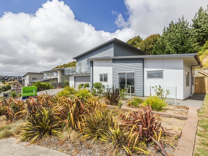 21 Pacific View, Whitby, Porirua - Carousel 1