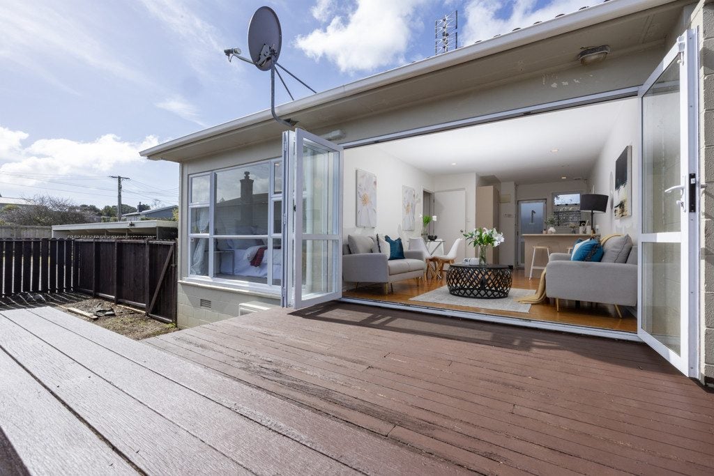1/51 Heretaunga Avenue, Te Papapa, Auckland - Carousel 1