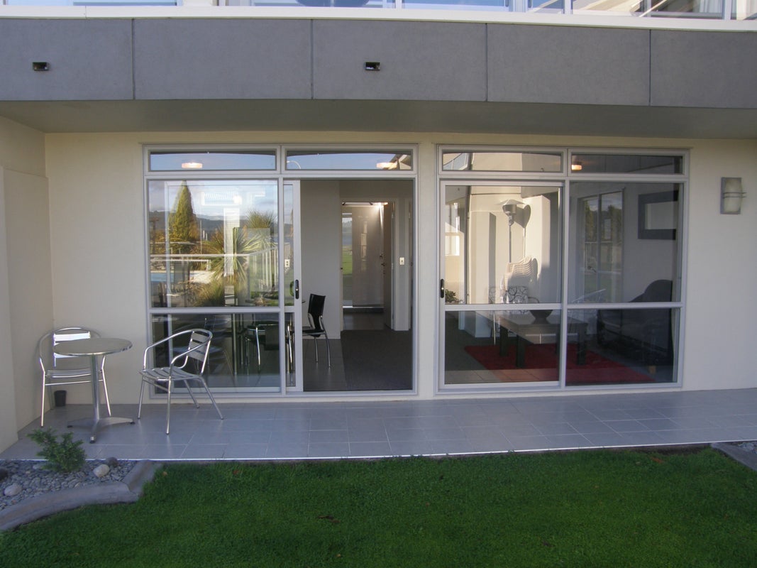 300 Lake Terrace, Two Mile Bay, Taupo - Carousel 1