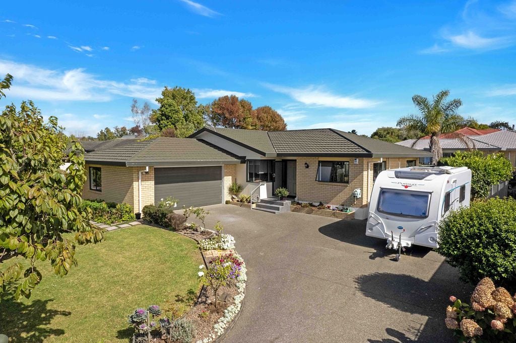 45 Merlot Heights, Huapai, Kumeu - Carousel 2