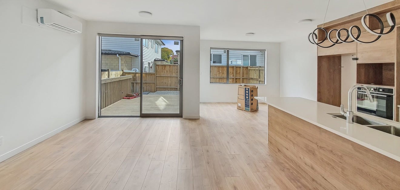 61B Kervil Avenue, Te Atatu Peninsula, Auckland - Carousel 2