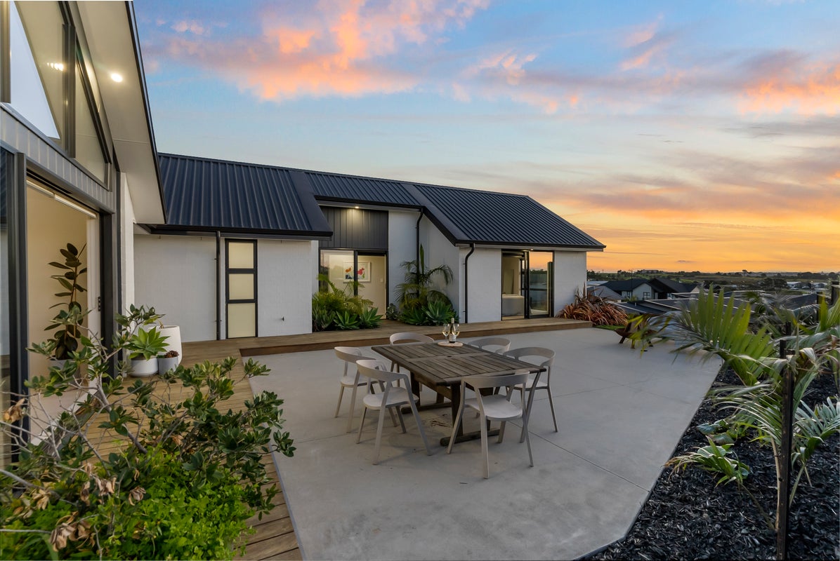 36 Mahutonga Avenue, Beachlands, Auckland - Carousel 2