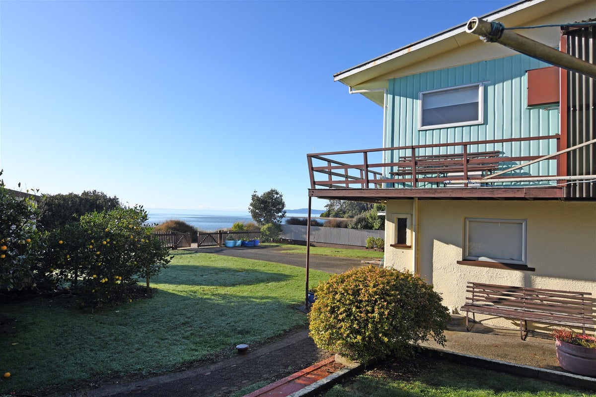 14 Parapara Esplanade, Takaka - Carousel 3