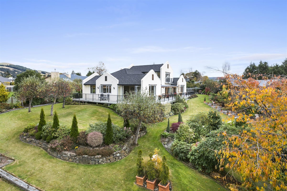 17 Orchard Grove, East Taieri, Mosgiel - Carousel 1