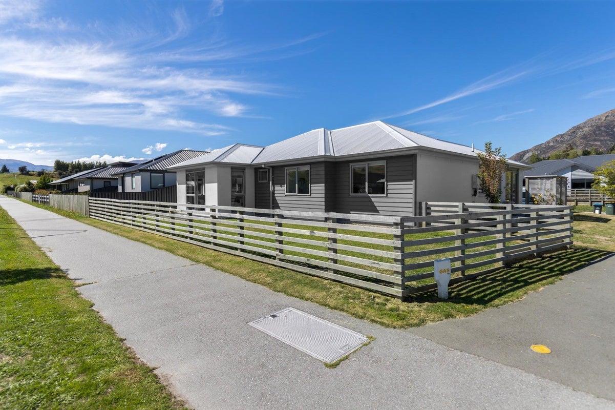 1 Jones AVE, Lower Shotover, Wakatipu Basin - Carousel 2