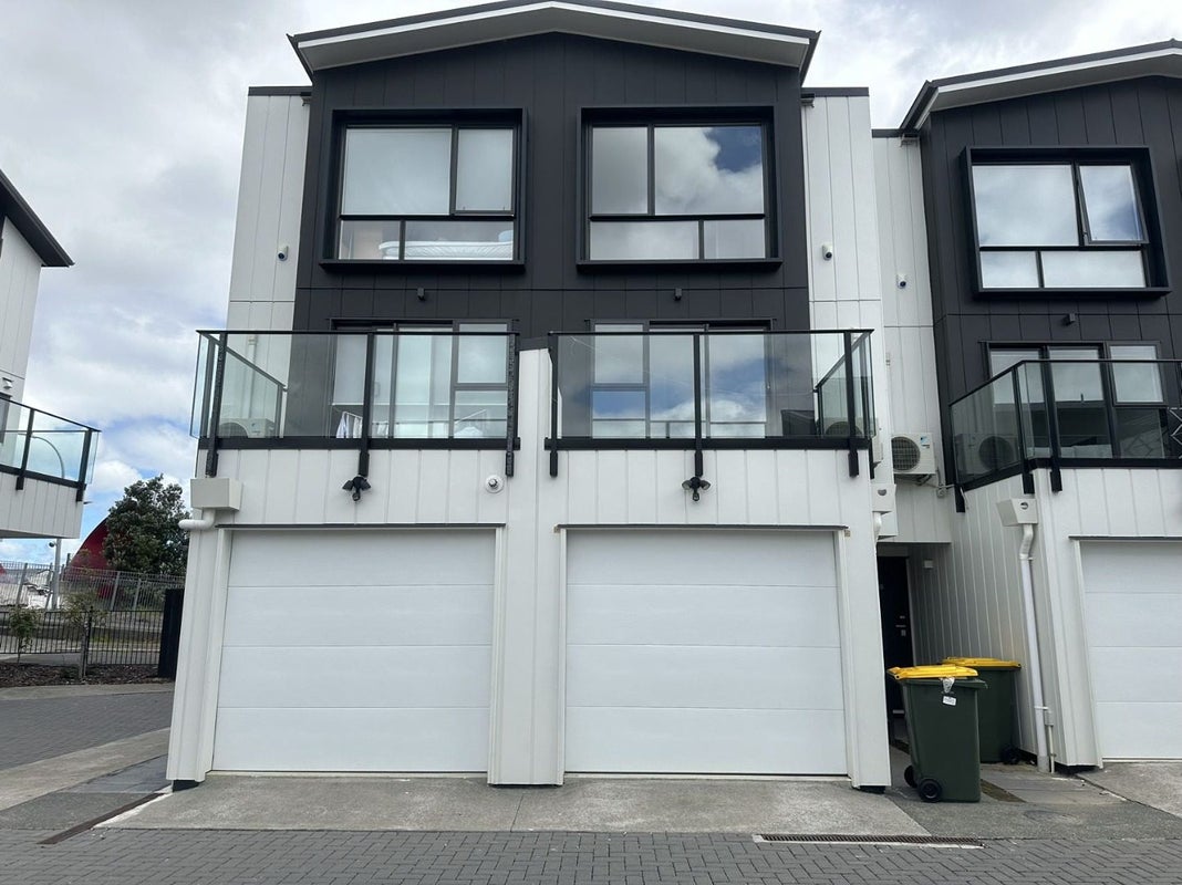 16 Red Arches Road, Henderson, Auckland - Carousel 2