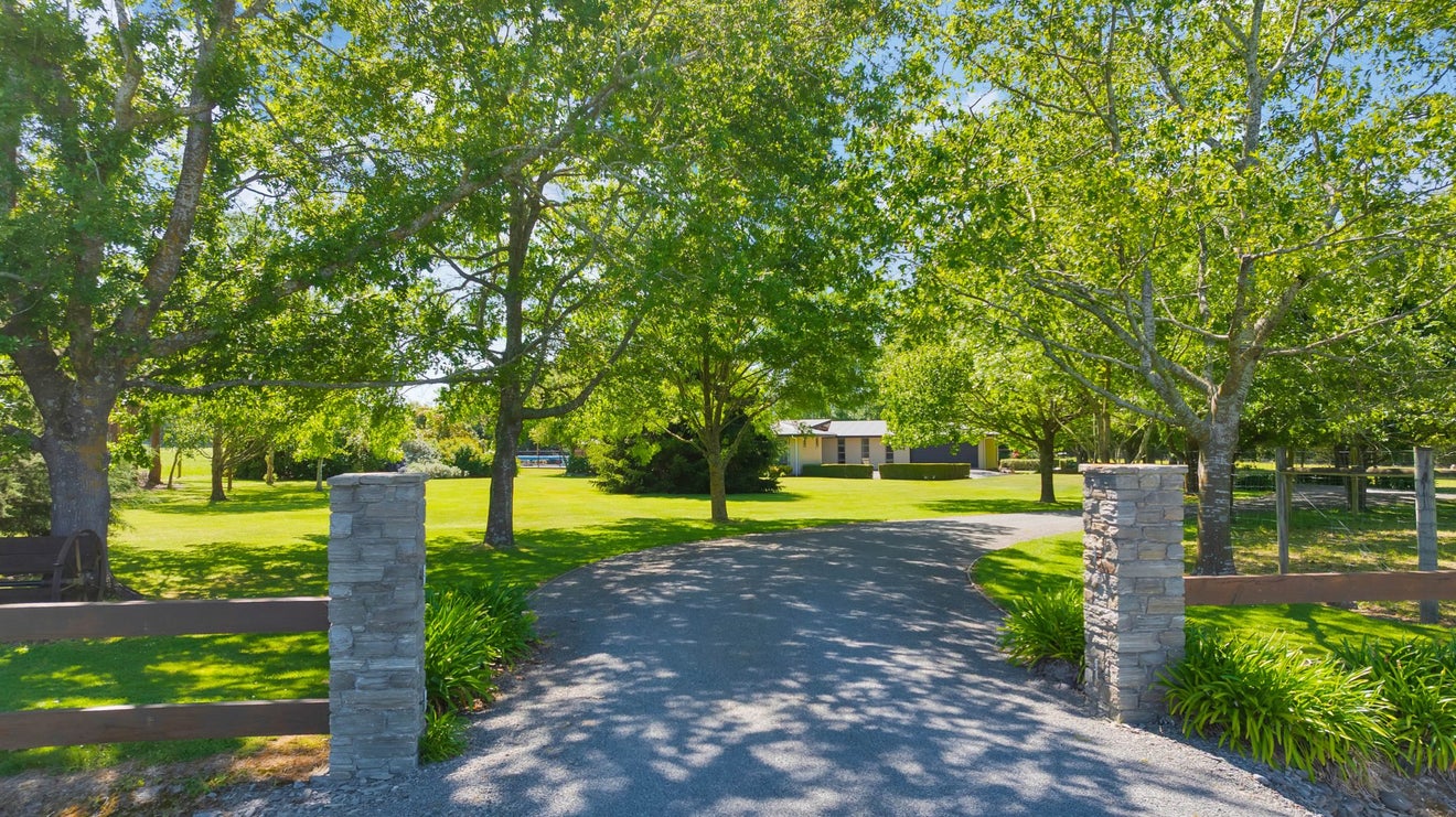 900 Loburn Whiterock Road, Loburn, Rangiora - Carousel 2