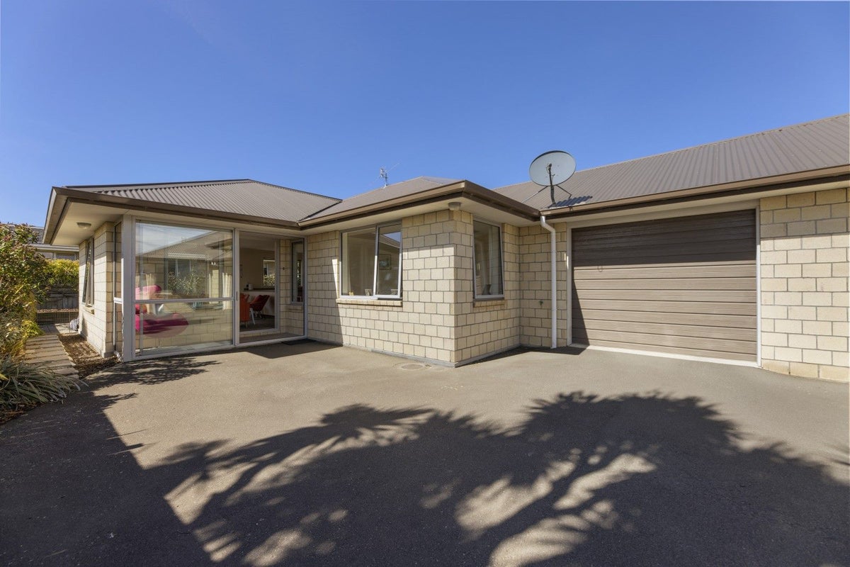 19B Queens Drive, Saint Kilda, Dunedin - Carousel 1