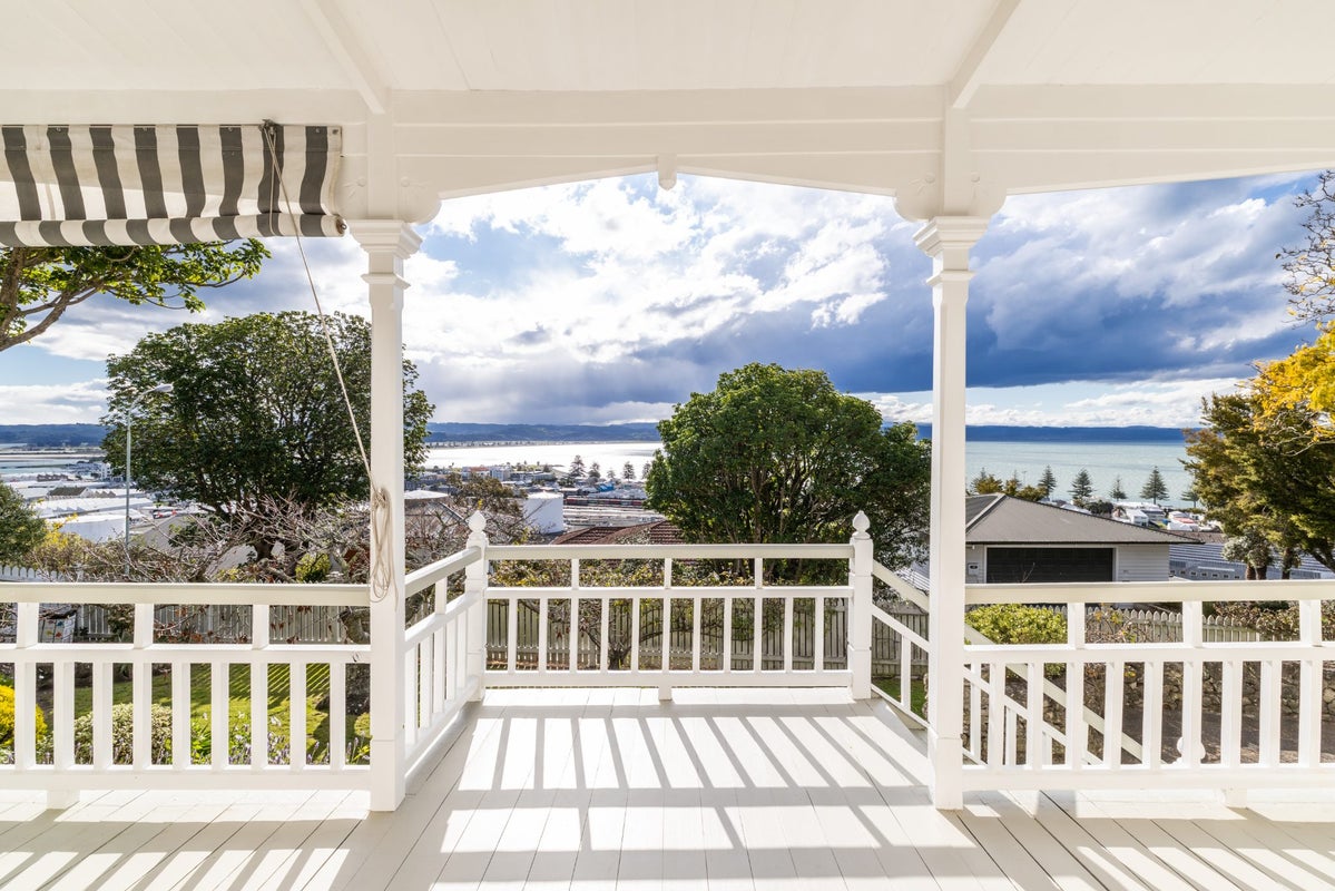 2 Lambton Road, Hospital Hill, Napier - Carousel 2