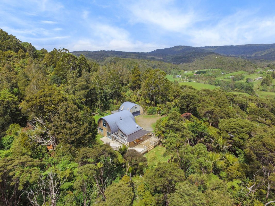 159 Stoney Creek Drive, Henderson - Carousel 1