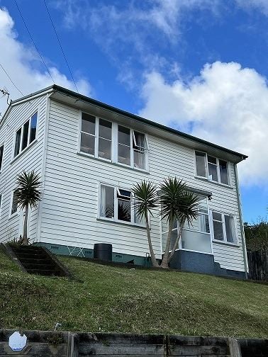 27 Durham Street, Cannons Creek, Porirua - Carousel 1