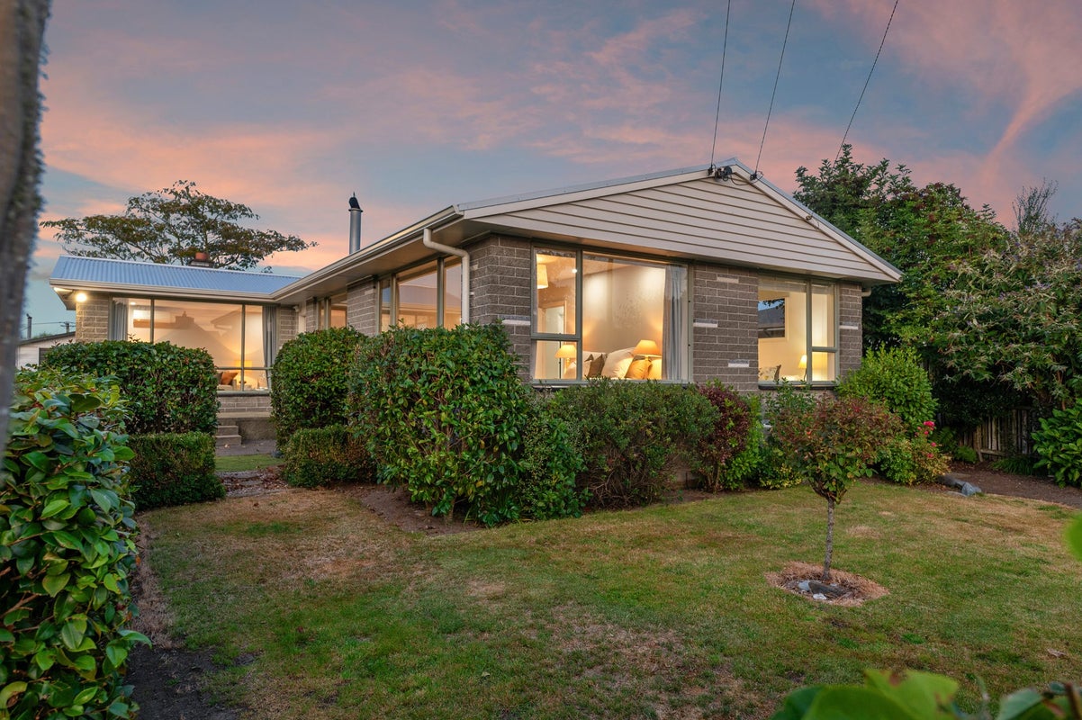 26 Chedworth Avenue, Bishopdale, Christchurch - Carousel 2