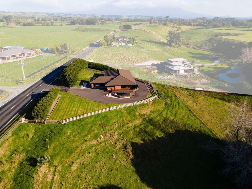354 Henwood Road, Hillsborough, New Plymouth - Carousel 43