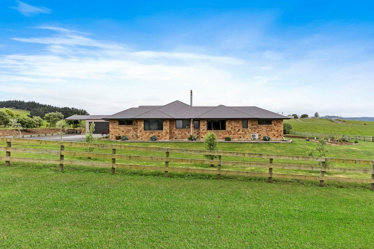 18 Puriri Road, Waerenga - Carousel 1