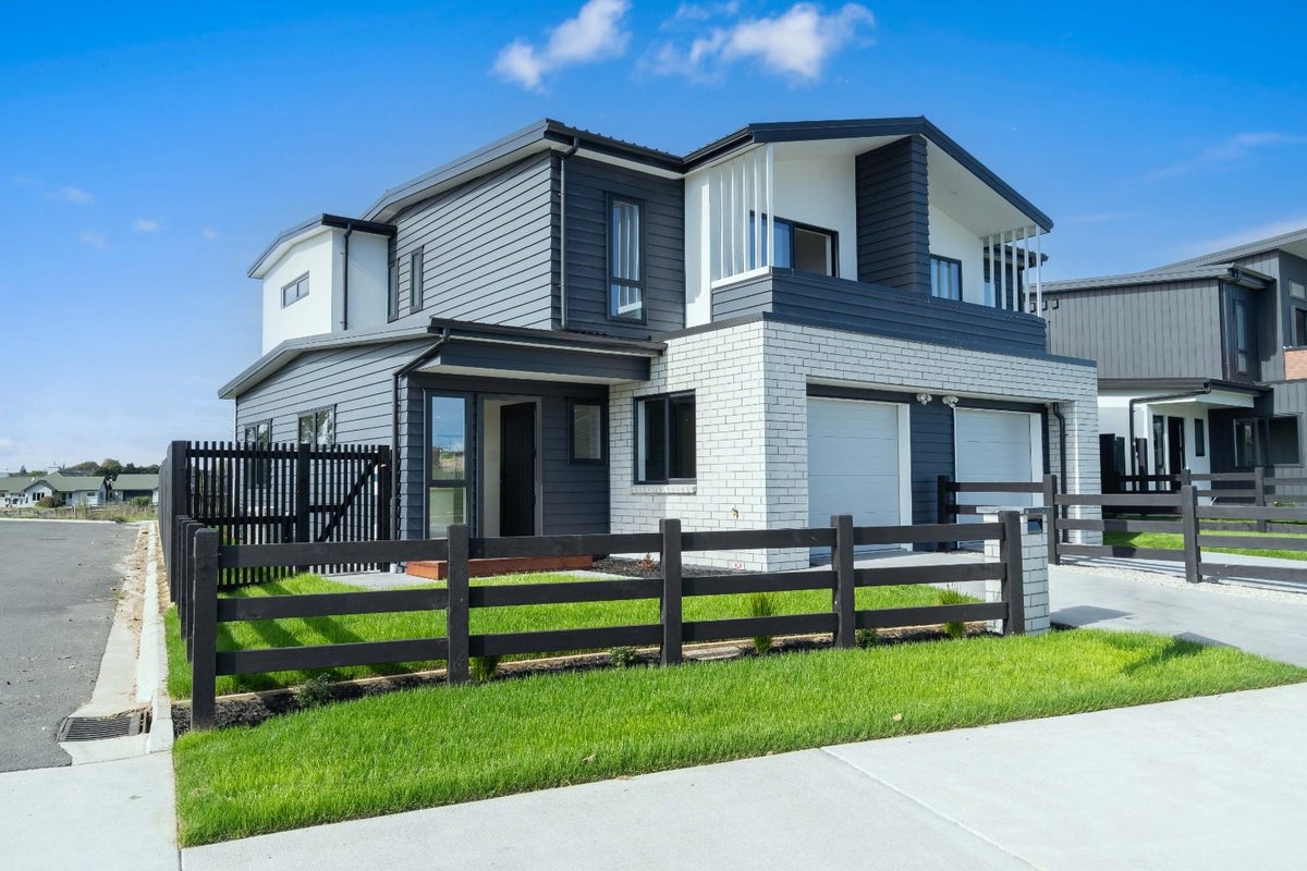 18 Keri Rua Road, Leamington, Cambridge - Carousel 1