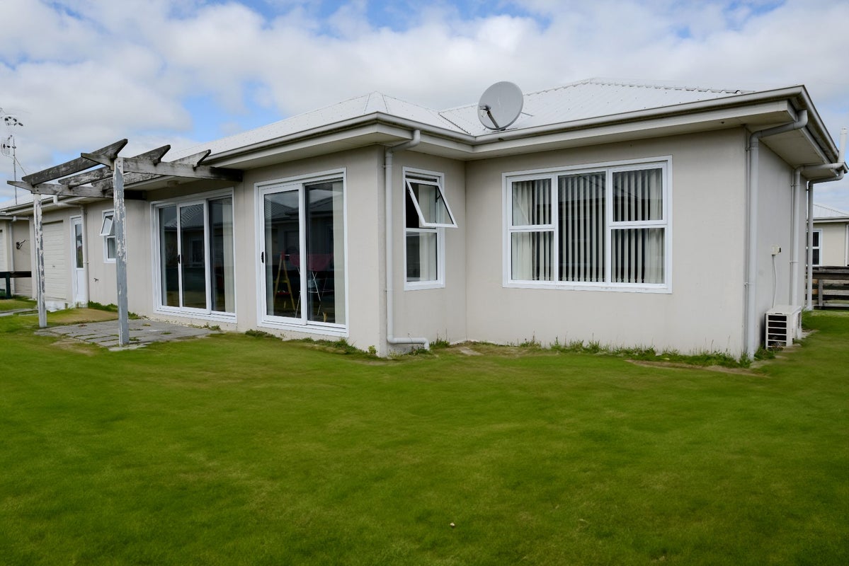 81 Lothian Crescent, Strathern, Invercargill - Carousel 2