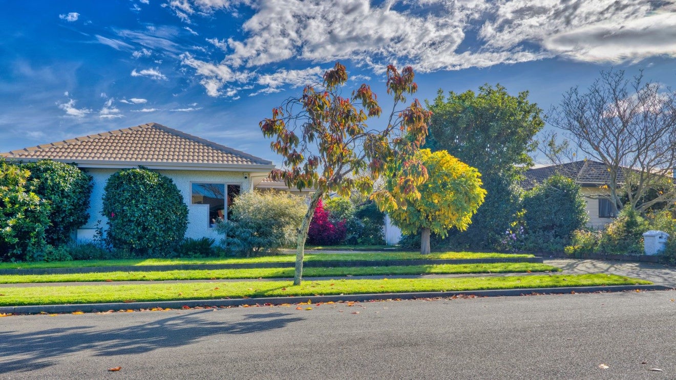 3 Hyatt Grove, Greenmeadows, Napier - Carousel 1