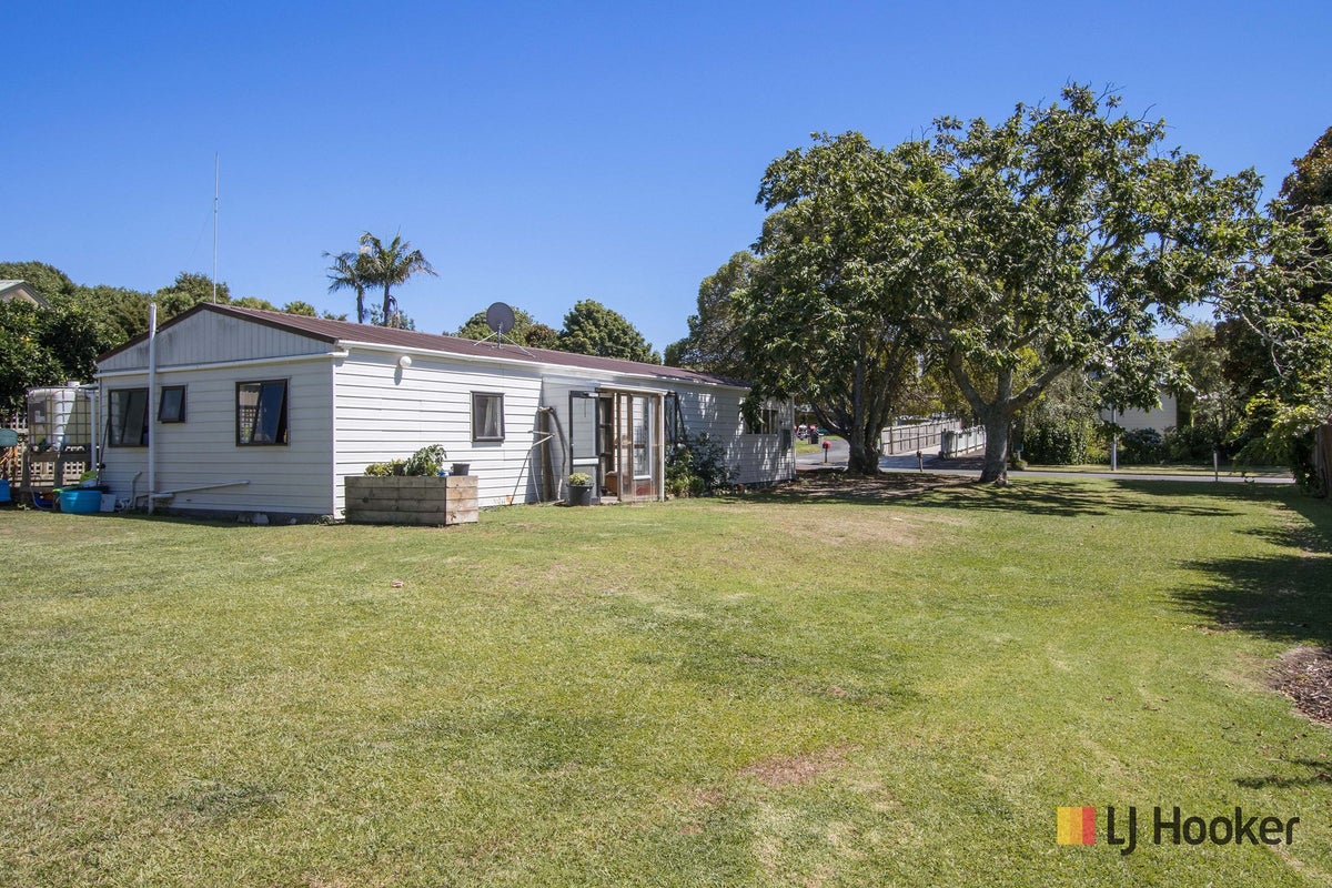 1 Adela Stewart Drive, Athenree, Katikati - Carousel 2