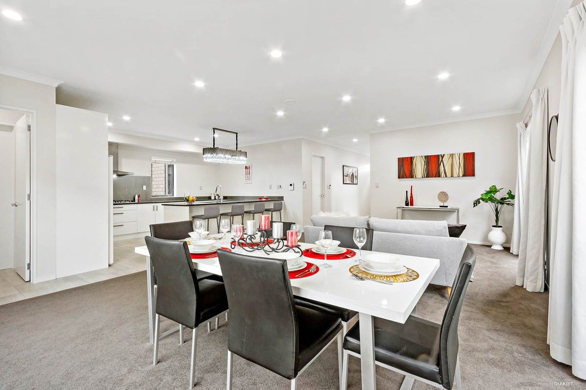 12 Sunshine Lane, Flat Bush, Auckland - Carousel 2