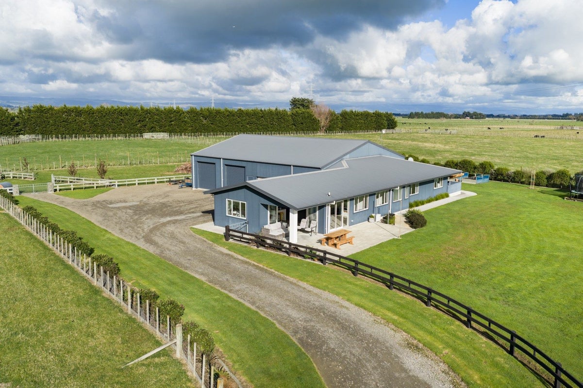106 Reid Line, AORANGI, FEILDING - Carousel 1