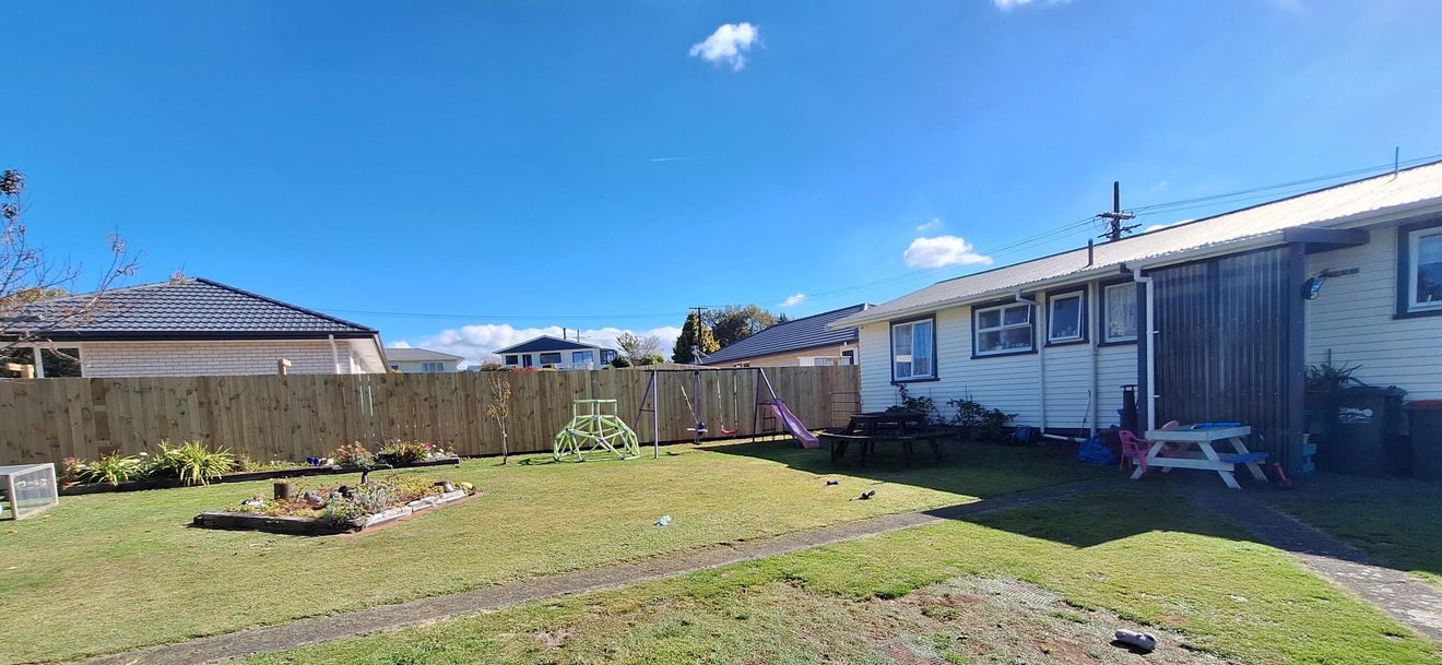99 Hathaway Street, Stratford - Carousel 29
