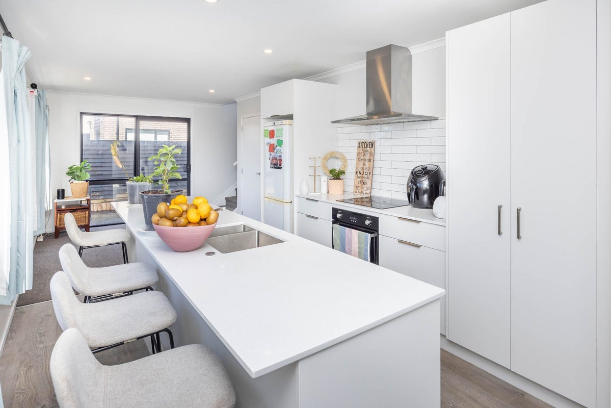 2/7 Sayer Street, Frankton, Hamilton - Carousel 2