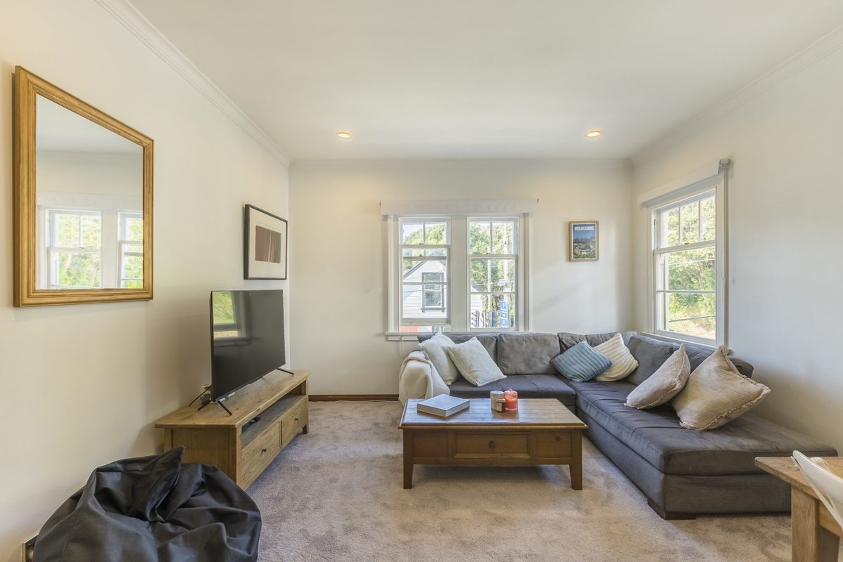 3/332 Tinakori Road, Thorndon, Wellington - Carousel 1