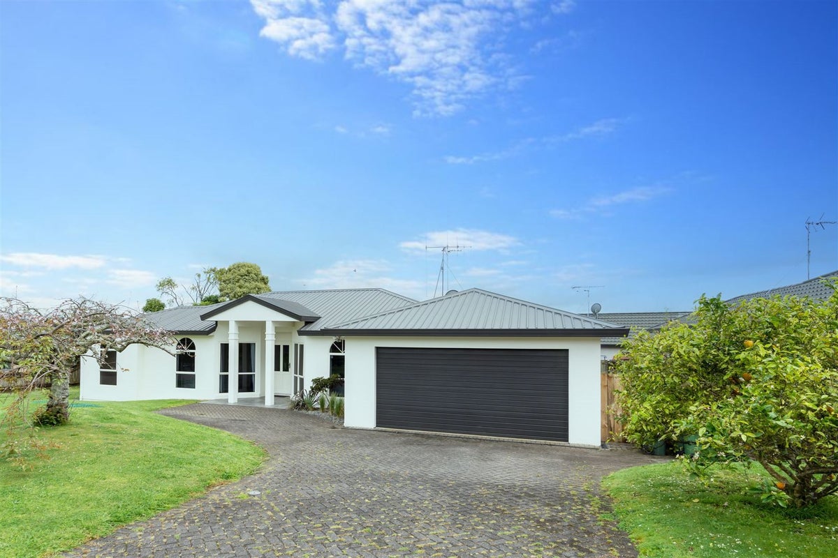 14 Ben Lomond Place, Nawton, Hamilton - Carousel 2