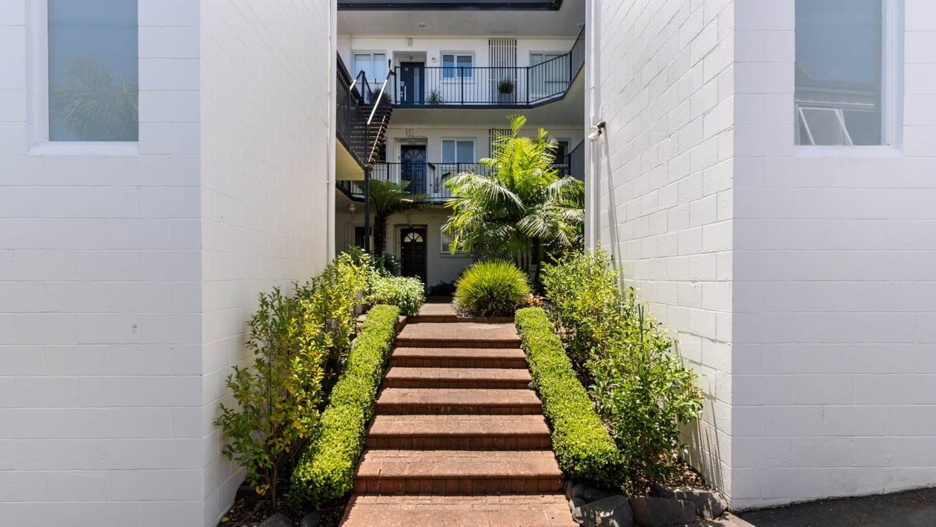 9/24A Hamilton Road, Herne Bay, Auckland - Carousel 1