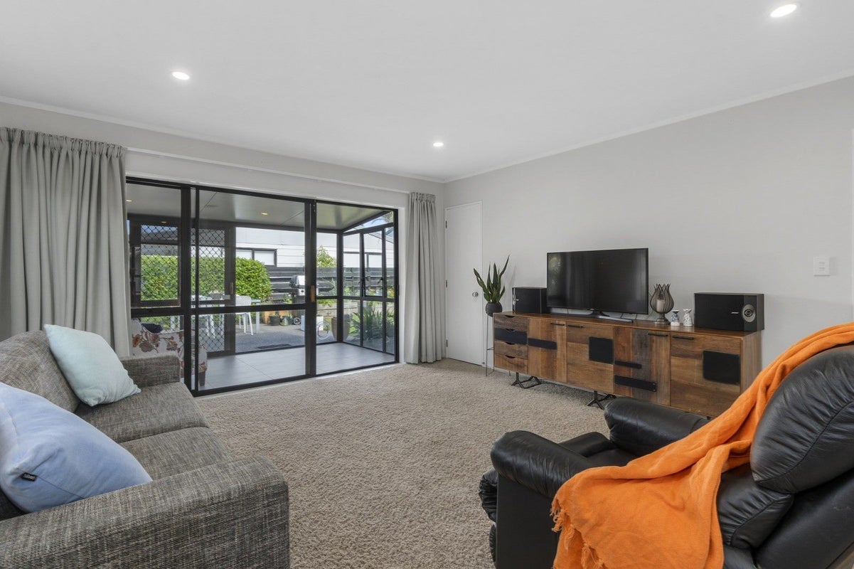 49A Queen Road, Bellevue, Tauranga - Carousel 2