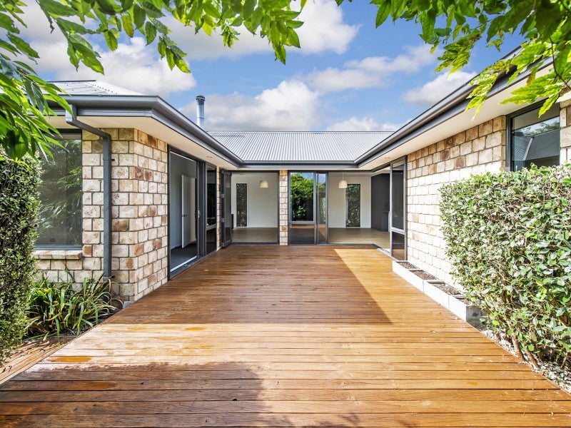 5 Tramway Road, Springfield, Springfield - Carousel 26